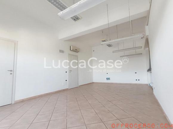 Locale commerciale Lammari 50mq