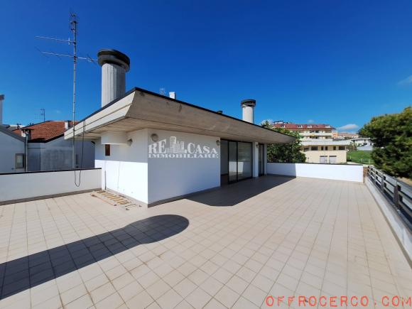 Villa 5 Locali o più 250mq 1990
