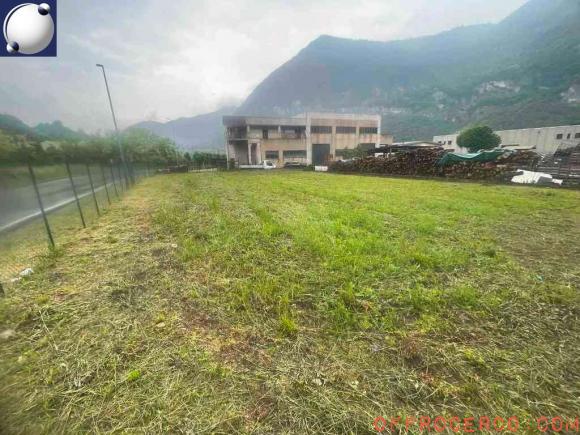 Terreno 1050mq