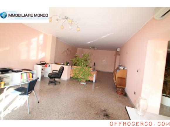 Appartamento 5 Locali o più 270mq